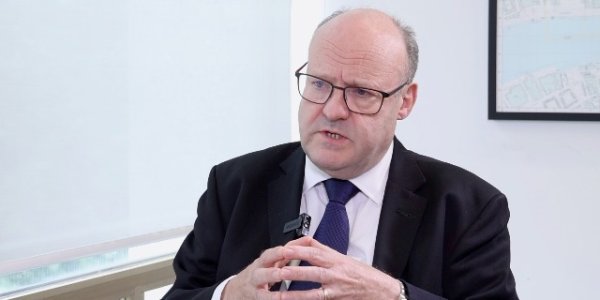 股门在线 独家专访伦敦金融城主席贺凯思：中国对伦敦至关重要，期待深化中英金融合作